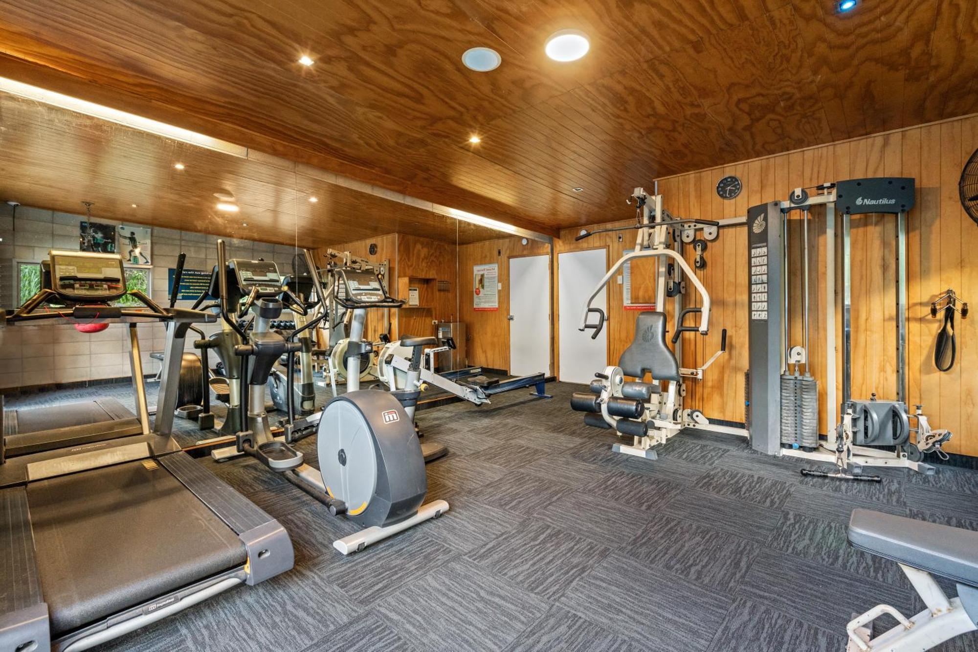 Tasman Holiday Parks - Waihi Beach Εξωτερικό φωτογραφία The gym at the 100 East 53rd Street building