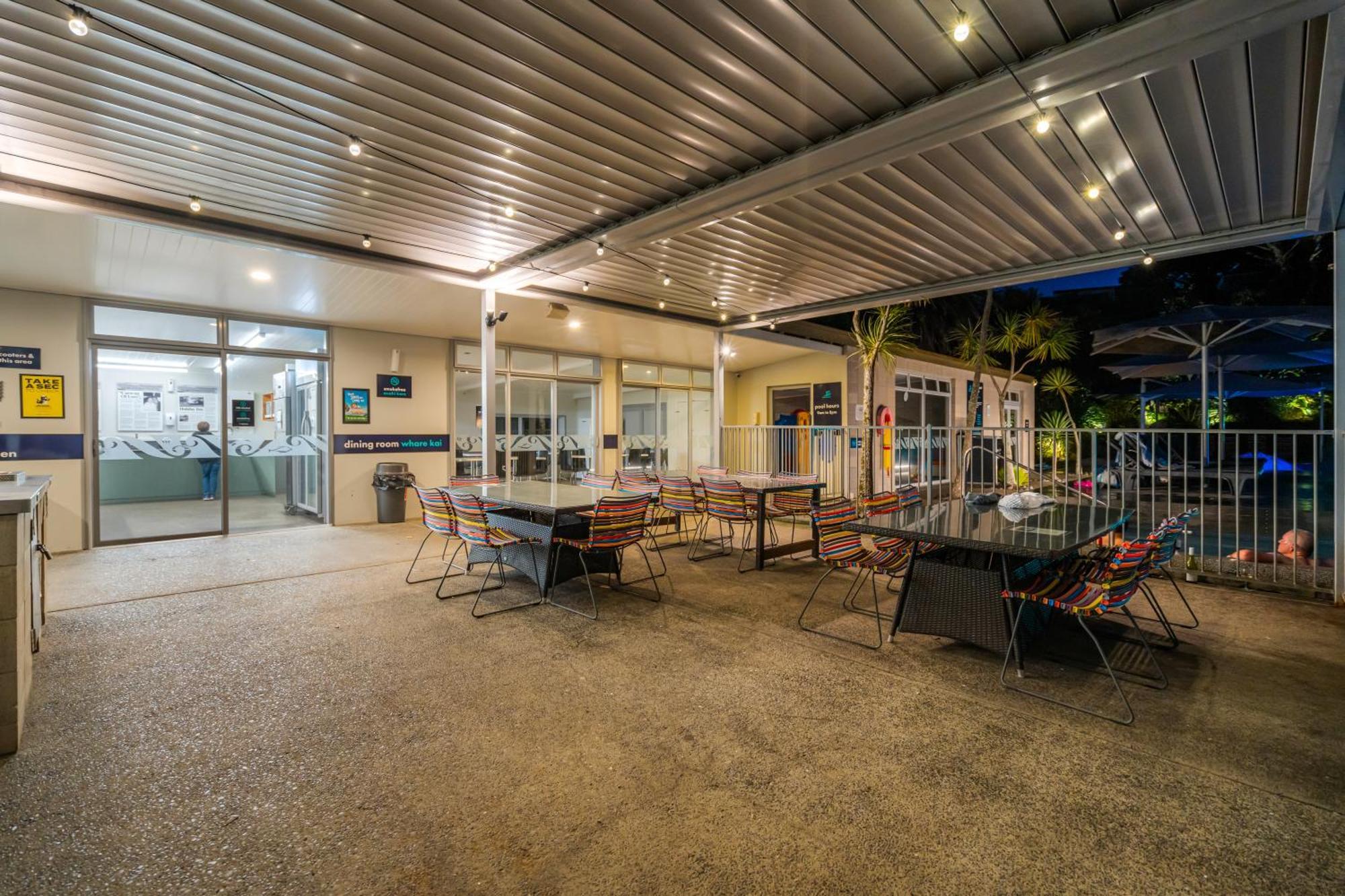 Tasman Holiday Parks - Waihi Beach Εξωτερικό φωτογραφία The pool deck at the 2012 Commonwealth Games Village