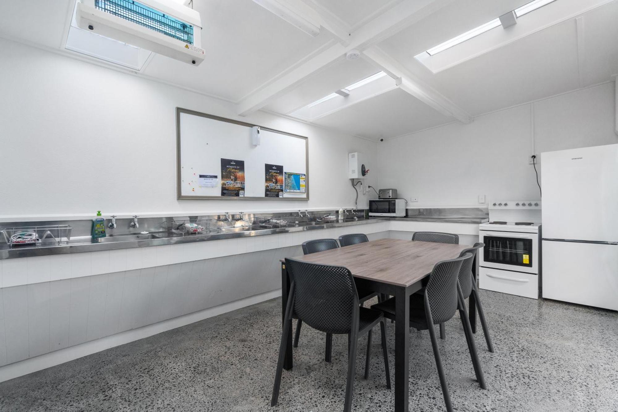 Tasman Holiday Parks - Waihi Beach Εξωτερικό φωτογραφία The kitchen at the University of Canterbury's Ivon Watkins Smith Hall