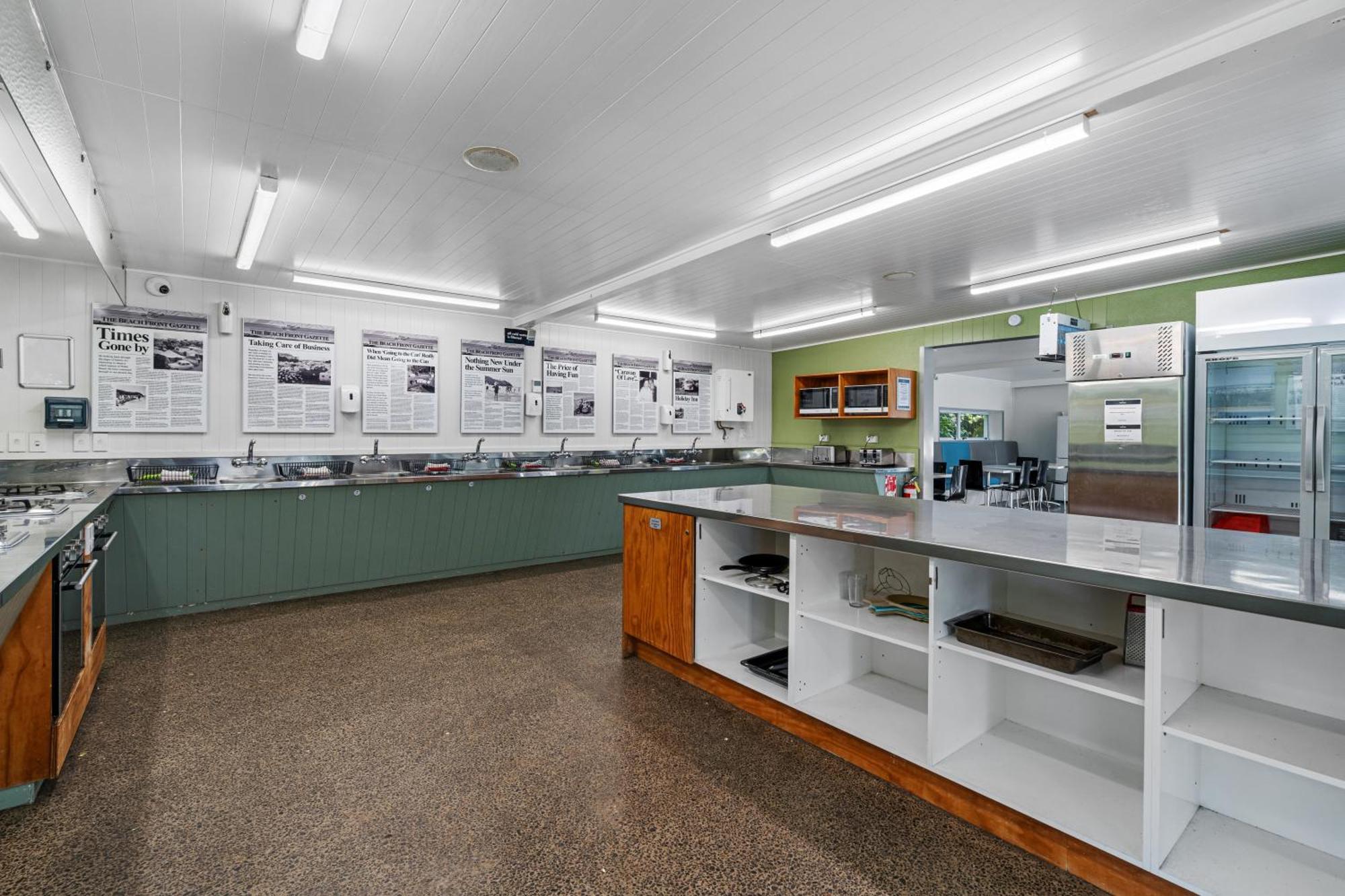 Tasman Holiday Parks - Waihi Beach Εξωτερικό φωτογραφία A laboratory at the University of the Sunshine Coast