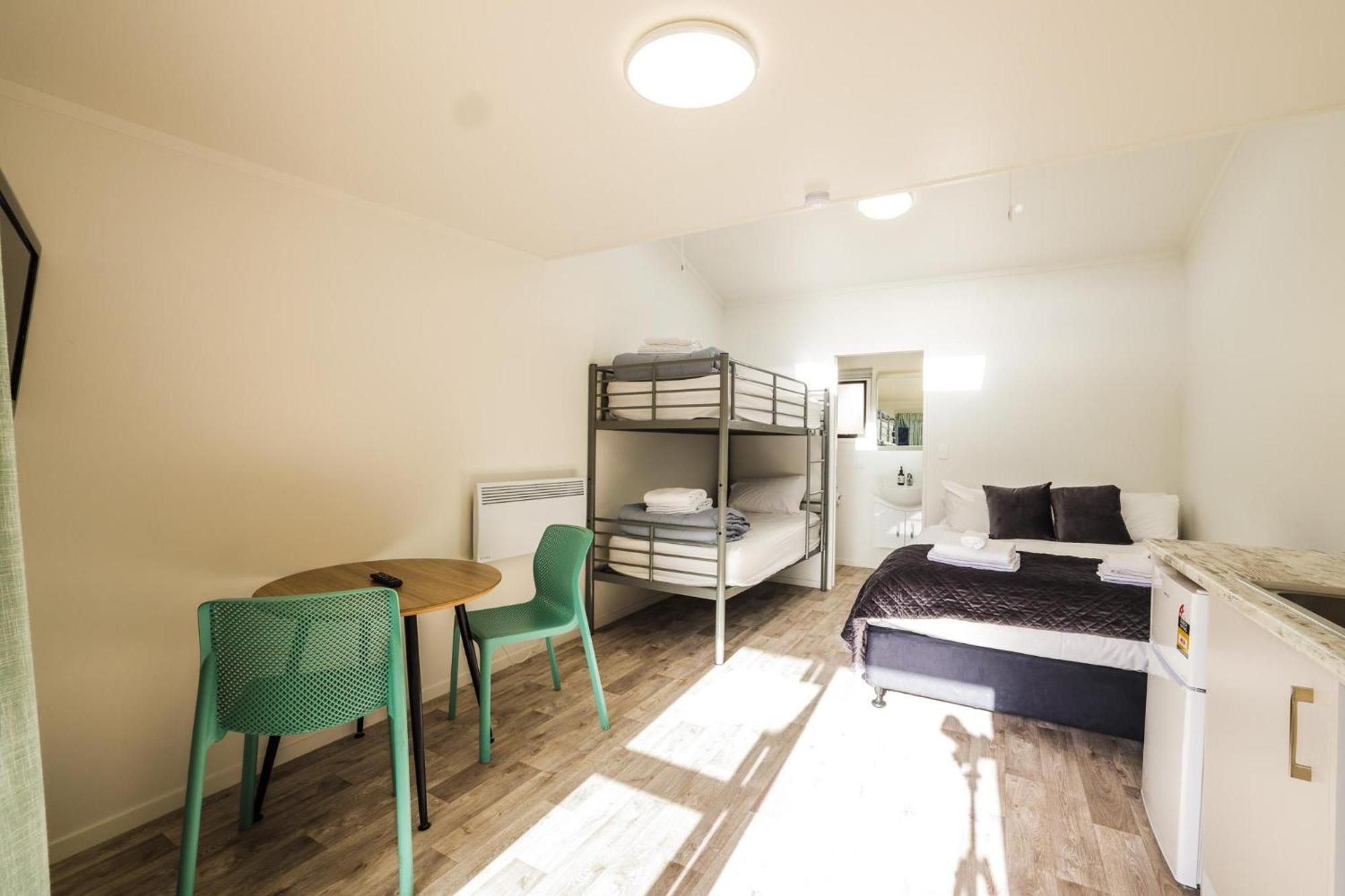 Tasman Holiday Parks - Waihi Beach Εξωτερικό φωτογραφία A typical studio apartment