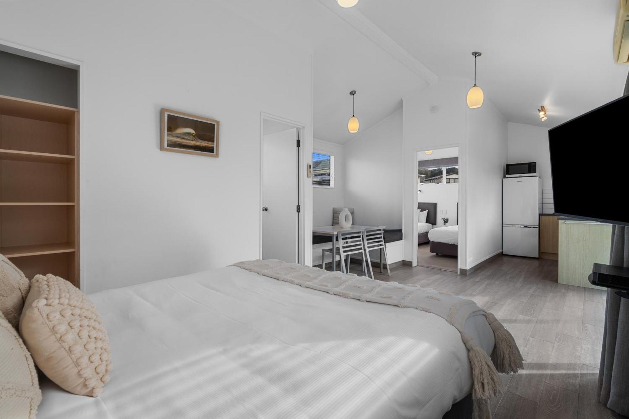 Tasman Holiday Parks - Waihi Beach Εξωτερικό φωτογραφία Interior of a typical apartment