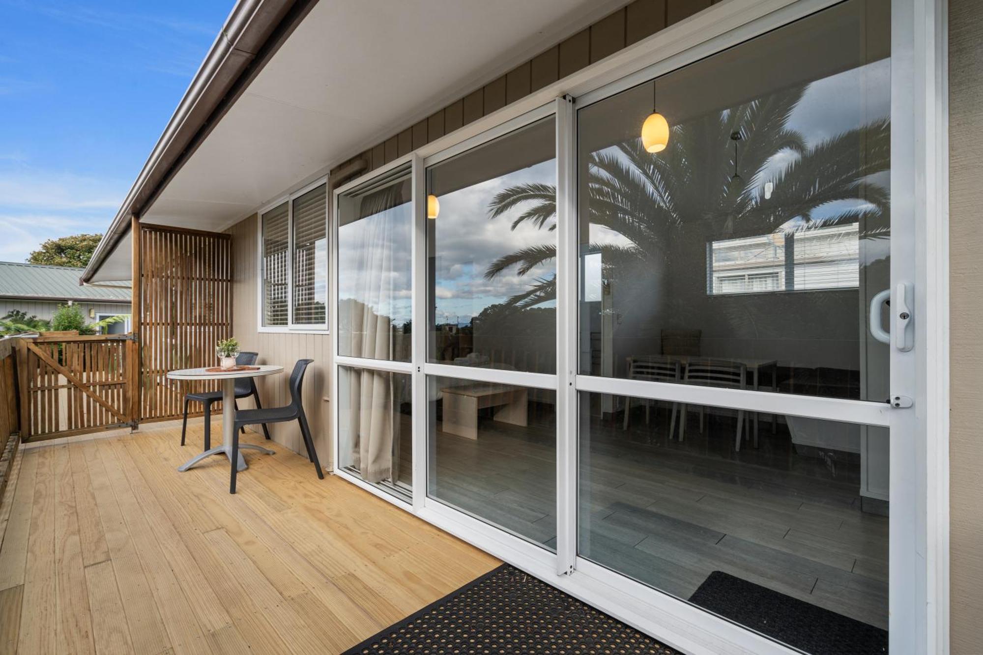 Tasman Holiday Parks - Waihi Beach Εξωτερικό φωτογραφία A sliding door