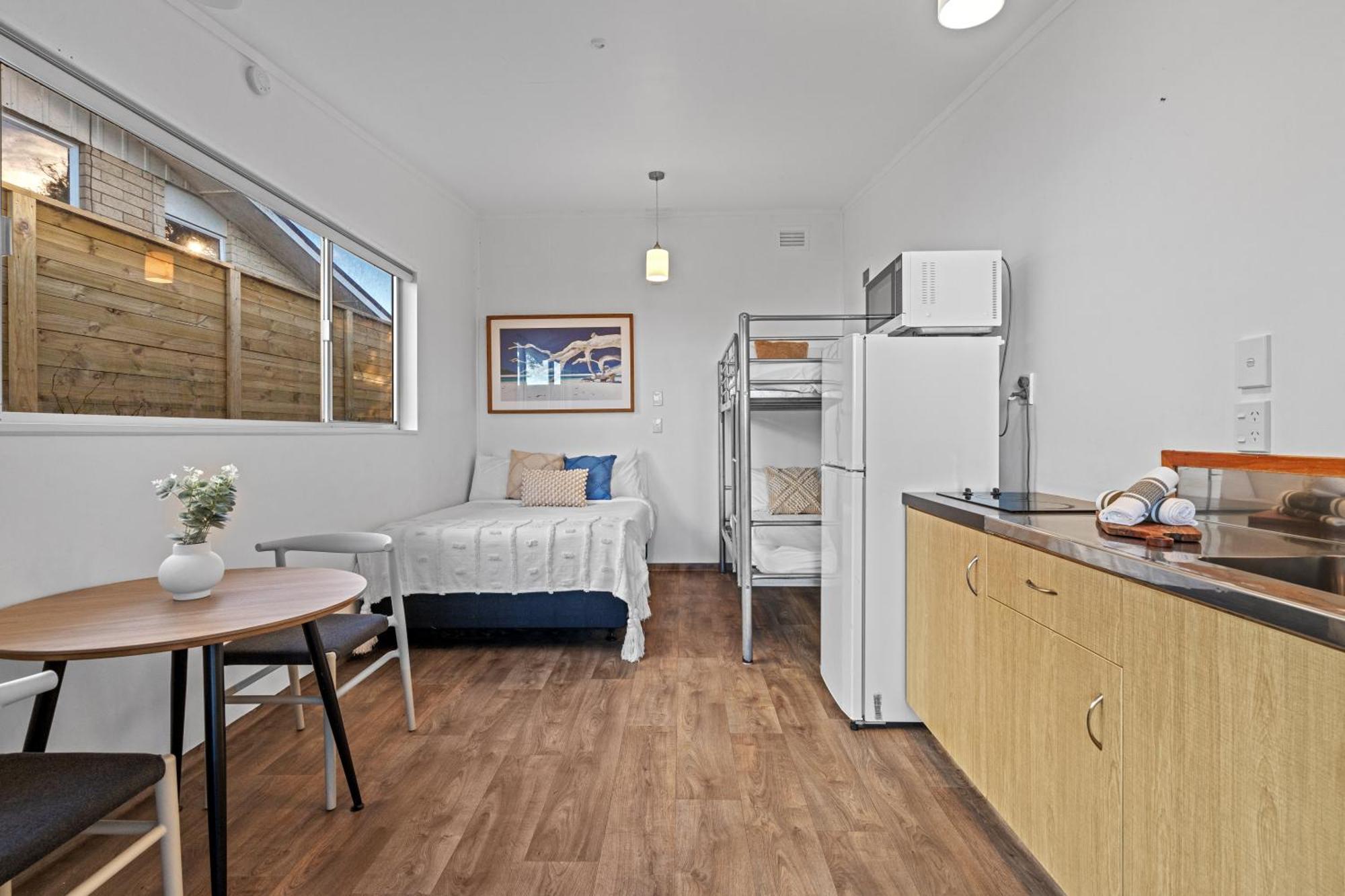 Tasman Holiday Parks - Waihi Beach Εξωτερικό φωτογραφία A typical studio apartment