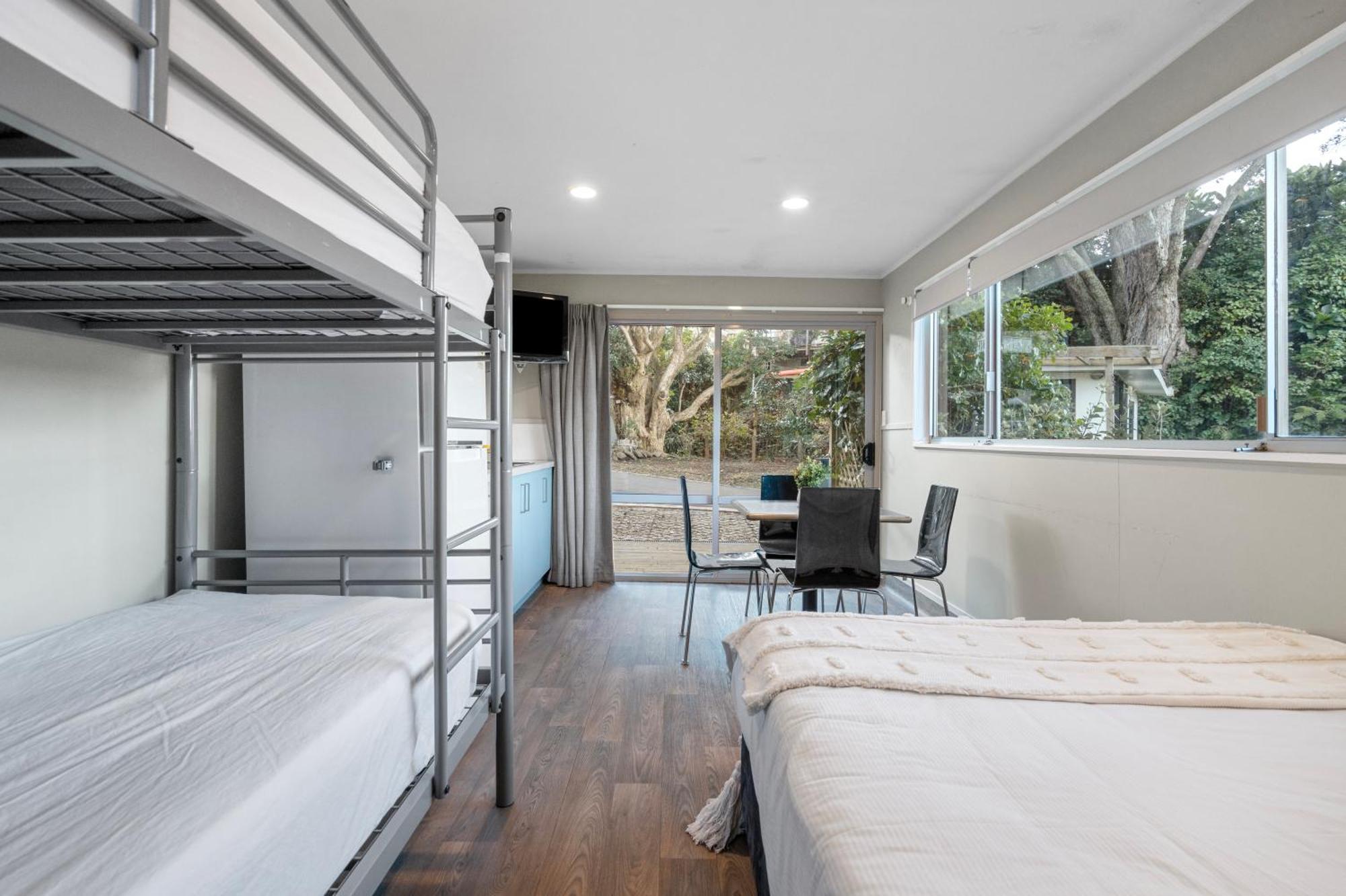 Tasman Holiday Parks - Waihi Beach Εξωτερικό φωτογραφία A typical studio at the University of Western Australia